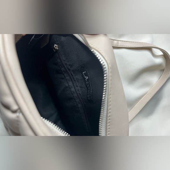 LA Express Cream & Quilted Cross Body Bag - Picture 4 of 5